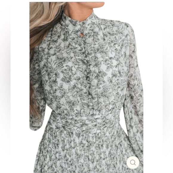 NEW Ivy City Co Brynley Gray & Blue Floral Mini Dress Size Large NWT - Picture 7 of 16